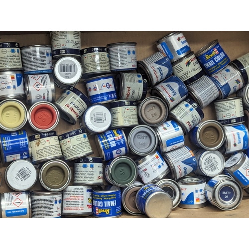 510 - A collection of paints, paintbrushes, and 2 Humbrol Matt Cote, a Humbrol Enamel Thinner. Paint brand... 