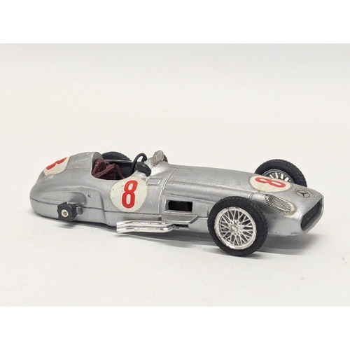 513 - A collection of 3 Brumm model cars, including a Ferrari F2 500 1953, a Blitzen Benz Indianapolis 191... 