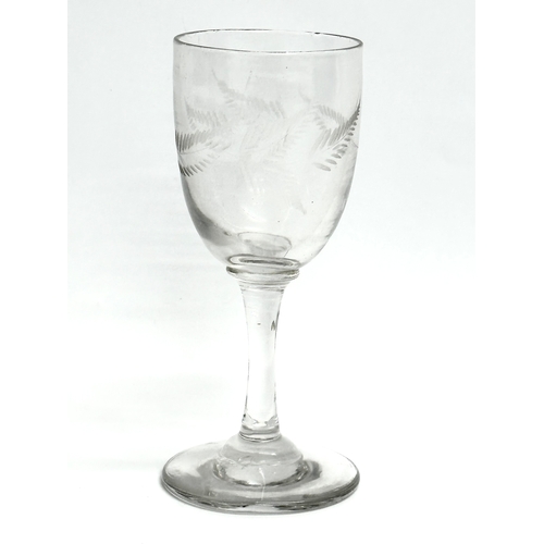 266 - A Victorian etched fern port glass. Circa 1850-1870. 5.5x12cm