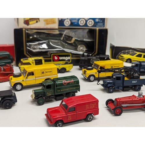 533 - A collection of model cars and trucks, including Corgi, Matchbox, Lledo, Brumm, etc.