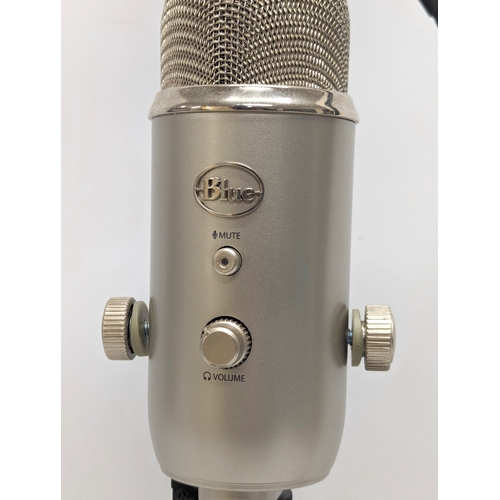 535 - A Blue microphone, with Samson pop filter PSO1, on a Gater Frame Works stand.