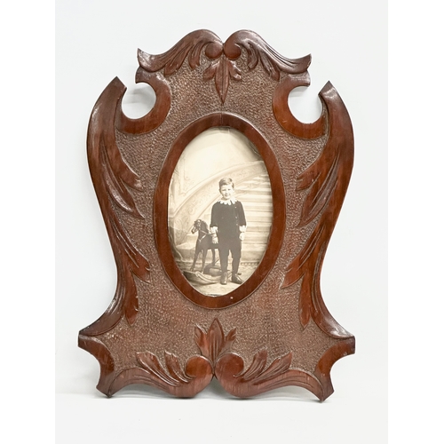 474 - An early 20th century Art Nouveau picture frame. 22x29cm