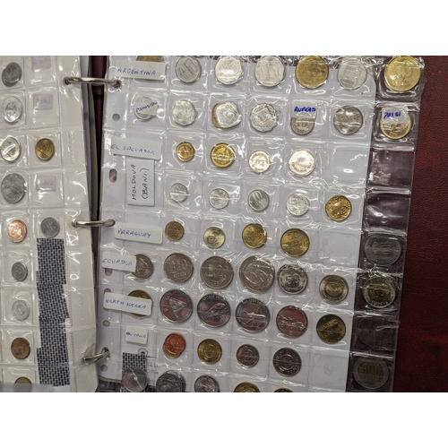 540 - A large collection of international coins