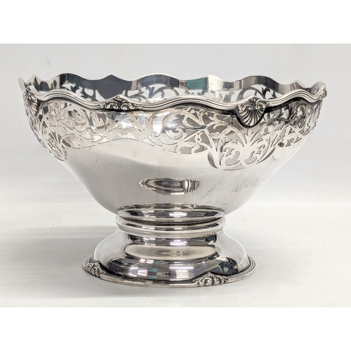 564 - An early 20th century pierced silver footed bowl by Charles. S. Green & Co. Birmingham, 1933. 495g. ... 