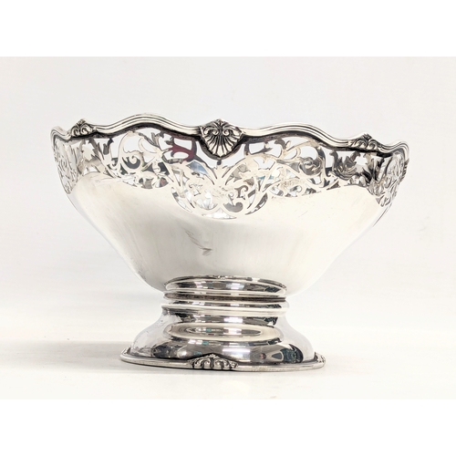 564 - An early 20th century pierced silver footed bowl by Charles. S. Green & Co. Birmingham, 1933. 495g. ... 