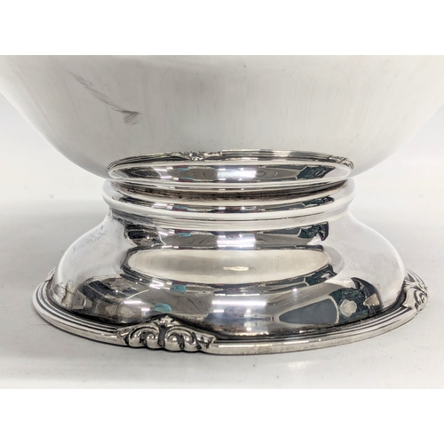 564 - An early 20th century pierced silver footed bowl by Charles. S. Green & Co. Birmingham, 1933. 495g. ... 