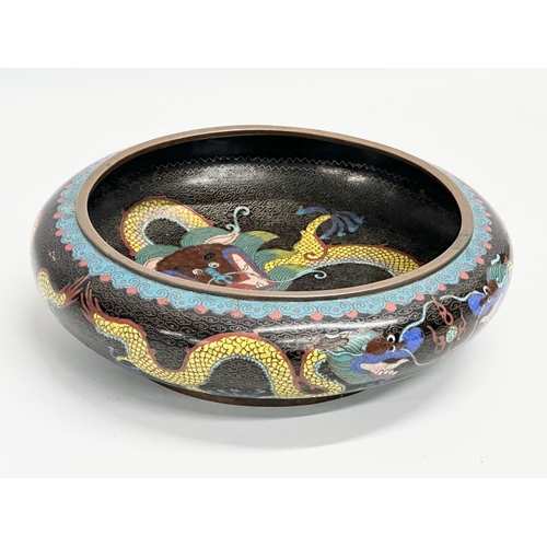 114 - A good quality early 20th century Chinese cloisonné enamelled shallow bowl with dragon design. Guang... 