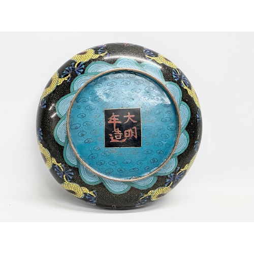 114 - A good quality early 20th century Chinese cloisonné enamelled shallow bowl with dragon design. Guang... 