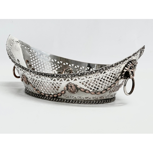 289 - A pair of early 19th silver plated bread baskets. Circa 1800-1820. 31x18x11.5cm