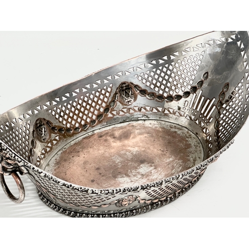 289 - A pair of early 19th silver plated bread baskets. Circa 1800-1820. 31x18x11.5cm