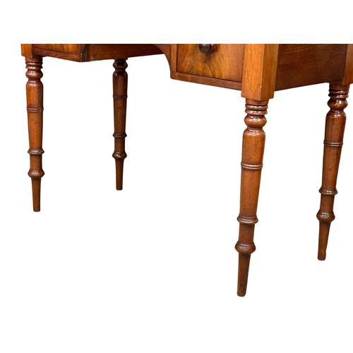 927 - A William IV mahogany gallery back side table/washstand. Circa 1830. 105x47x89.5cm