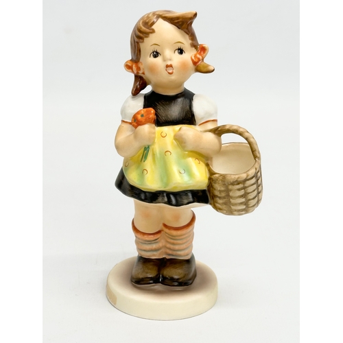 685 - 5 West German M.J.Hummel Goebel pottery figures. Sweet Music, Little Scholar 15cm, Happy Traveller, ... 