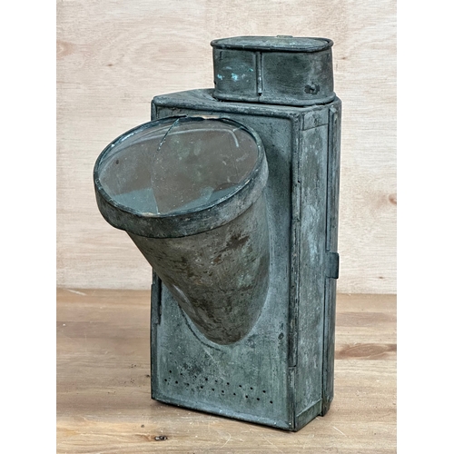 141 - A 1920’s Kelvin Bottomlay & Baird LTD railway lamp. 13x28cm