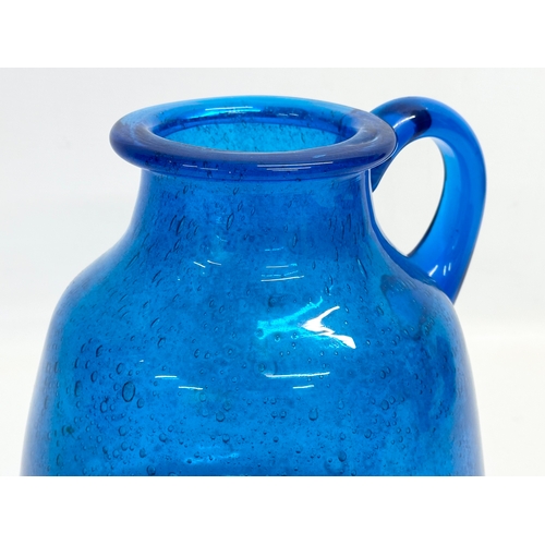 88 - A large controlled bubble Art Glass jug. Possibly Blenko Glass Company. 20x18x21cm