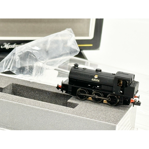 445 - A Graham Farish Masterpieces in Miniature J94 68012 BR Black model train by Bachmann. 16cm