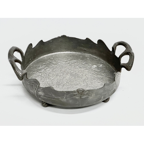 51 - An early 20th century Art Nouveau pewter bowl with original glass liner. Orivit. Circa 1900-1910. 21... 