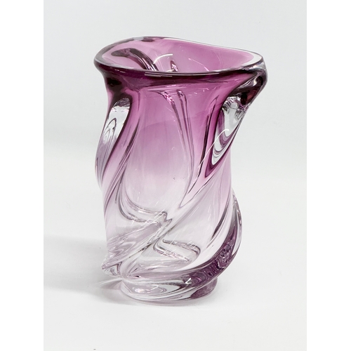 63 - A Val Saint Lambert ‘Swirl’ Glass vase. Signed. 13x18cm