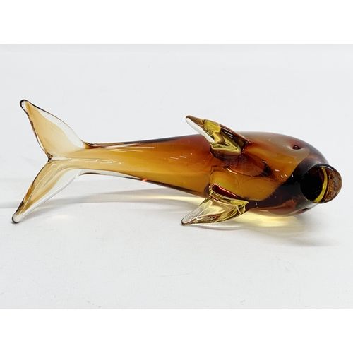 215 - A Murano Glass dolphin. 19x13cm