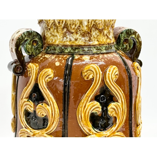 221 - A large Italian Majolica glazed pot. 18x31.5cm