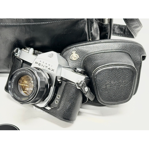 530 - A vintage Asahi Pentax camera with cover. With a Super-Takumar Asahi Opt lens. Including a Unitor Au... 