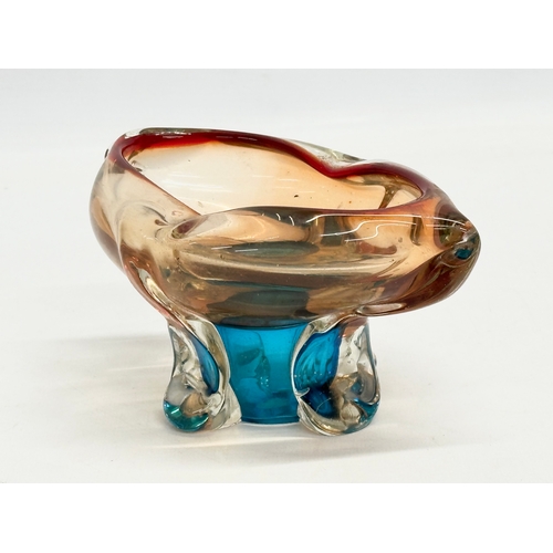 135 - A mid 20th century Art Glass bowl. Open pontil. Possibly Bohemian. 17x11.5x8cm