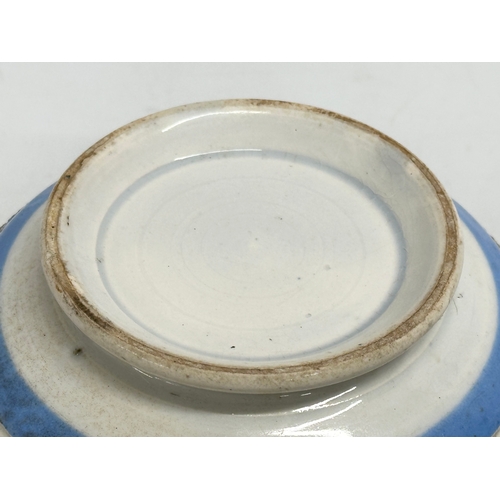 26 - 2 early/mid 19th century Mocha Ware stone glazed bowls. 12.5x12cm