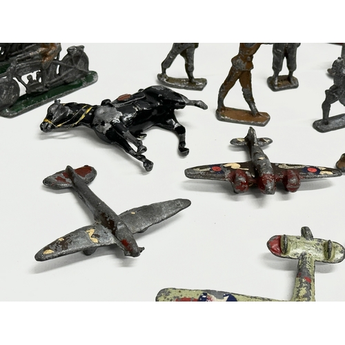 532 - A collection of early 20th century WWI model lead soldiers.