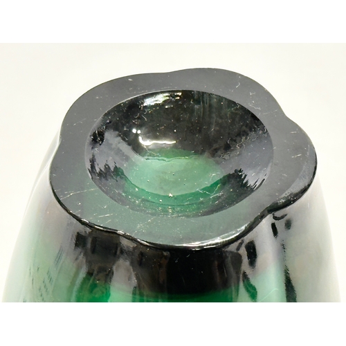 138A - A mid 20th century Emerald Green vase. Probably by Sklo Union. 14.5x18cm