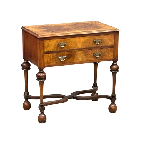 883 - An early 20th century William & Mary Revival Walnut lowboy chest. Circa 1920. 77x45x77cm 4