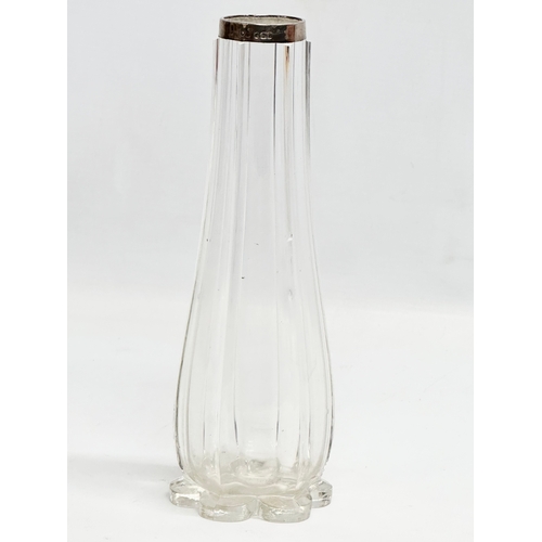 70 - An early 20th century silver mounted glass vase by Schindler & Co (David Loebl) 1915-1920. 20.5cm