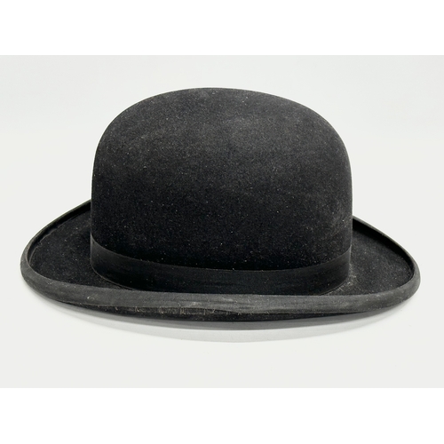 74 - A vintage bowler hat with original box. Best Manufacturer.