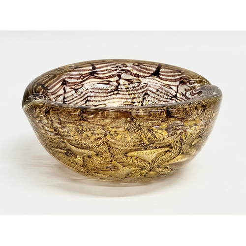 18 - A Mid 20th Century Murano Glass bowl by Barovier Toso. 15x13x5cm