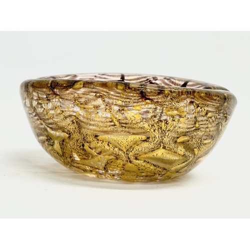 18 - A Mid 20th Century Murano Glass bowl by Barovier Toso. 15x13x5cm