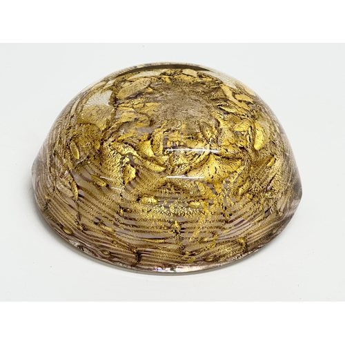 18 - A Mid 20th Century Murano Glass bowl by Barovier Toso. 15x13x5cm