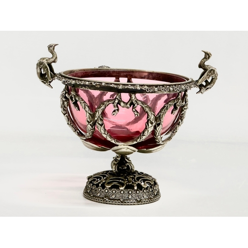 44 - A good quality Victorian silver plated compote with original cranberry glass liner. 18x15x15cm