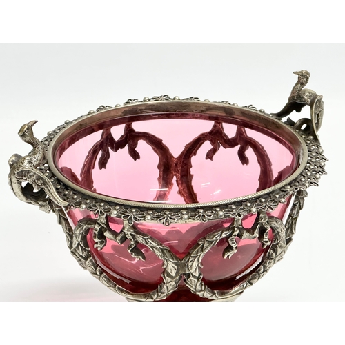 44 - A good quality Victorian silver plated compote with original cranberry glass liner. 18x15x15cm