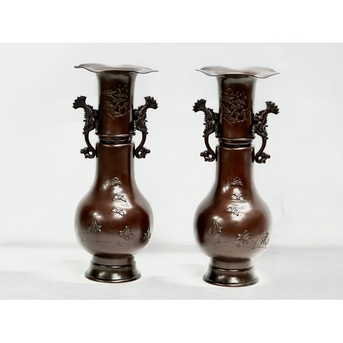 46 - A pair of large 19th Century Japanese bronze vases. Late Edo Period/Early Meiji. Circa 1850-1880. Wi... 