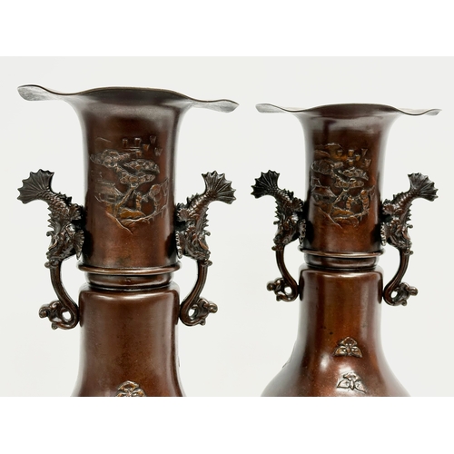 46 - A pair of large 19th Century Japanese bronze vases. Late Edo Period/Early Meiji. Circa 1850-1880. Wi... 