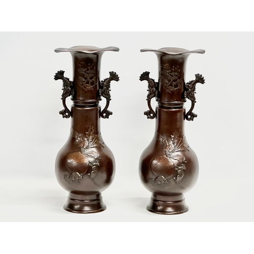 46 - A pair of large 19th Century Japanese bronze vases. Late Edo Period/Early Meiji. Circa 1850-1880. Wi... 