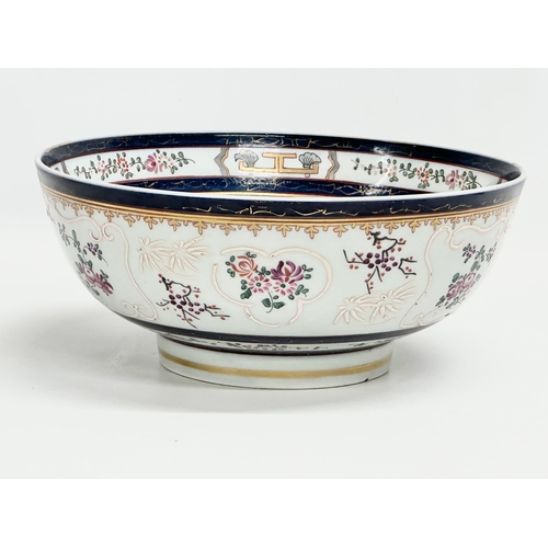 49 - Edme Samson. A large Late 19th Century Samson Armorial French bunch bowl. Circa 1890. 25.5x10.5xm