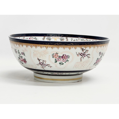 49 - Edme Samson. A large Late 19th Century Samson Armorial French bunch bowl. Circa 1890. 25.5x10.5xm