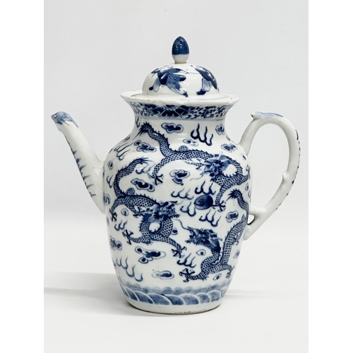 119 - A collection of 18th and 19th Century Chinese and Japanese pottery. A Late 18th Century Chinese Qian... 