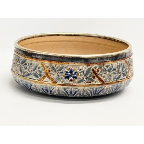 30 - A rare Late 19th Century Doulton Lambeth bowl designed by George Hugo Tabor. Senior assistant Annie ... 