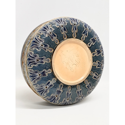 30 - A rare Late 19th Century Doulton Lambeth bowl designed by George Hugo Tabor. Senior assistant Annie ... 