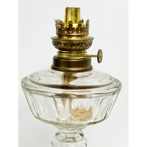 151 - A Late 19th Century French glass oil lamp. 17x41cm