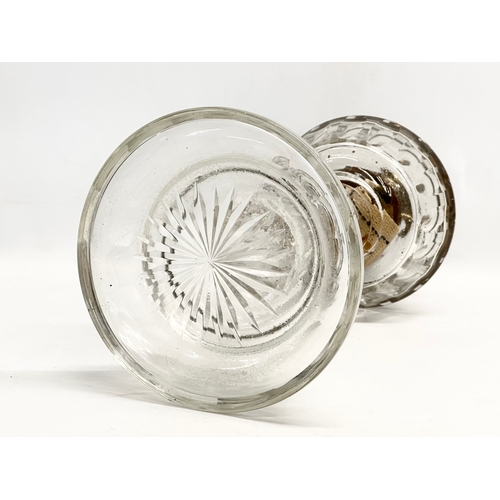 151 - A Late 19th Century French glass oil lamp. 17x41cm