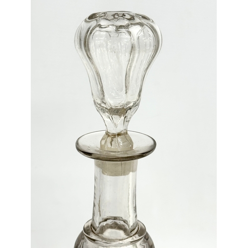 106 - A large Early 19th Century American glass decanter. Circa 1820-1850. 35.5cm