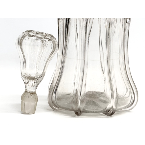 106 - A large Early 19th Century American glass decanter. Circa 1820-1850. 35.5cm