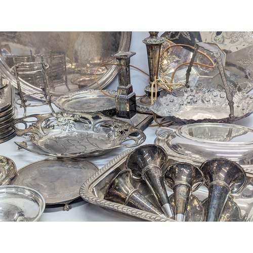 665 - A quantity of 19th Century / 20th Century silver plate, including Walker & Hall.