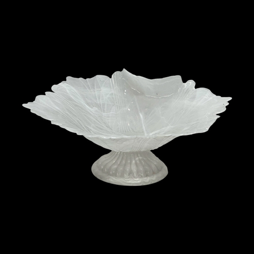 652 - A large Frosted Glass centre pice bowl. 44x38x18cm